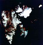 Obraz satelitarny Svalbardu-LO.jpg